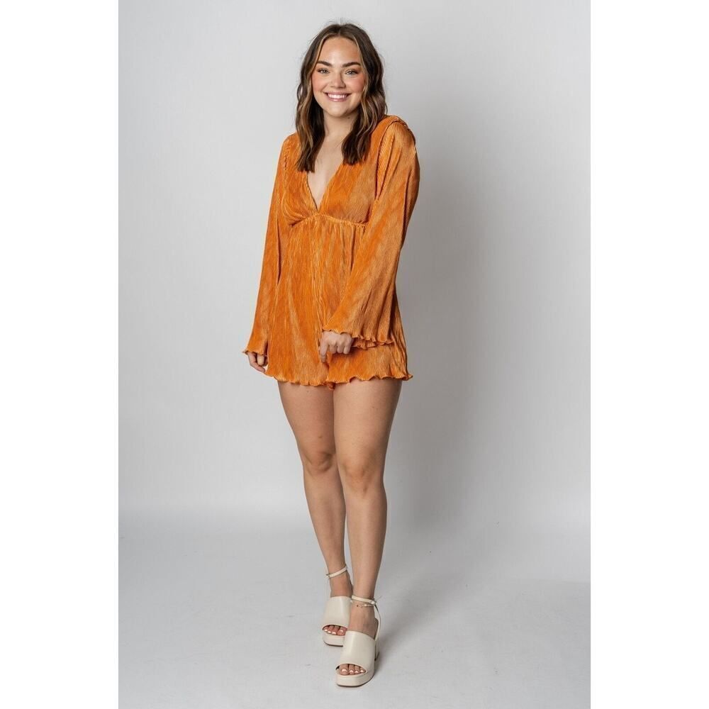 NEW! Le Lis Golden yellow pleated bell sleeve V-neck romper size Medium